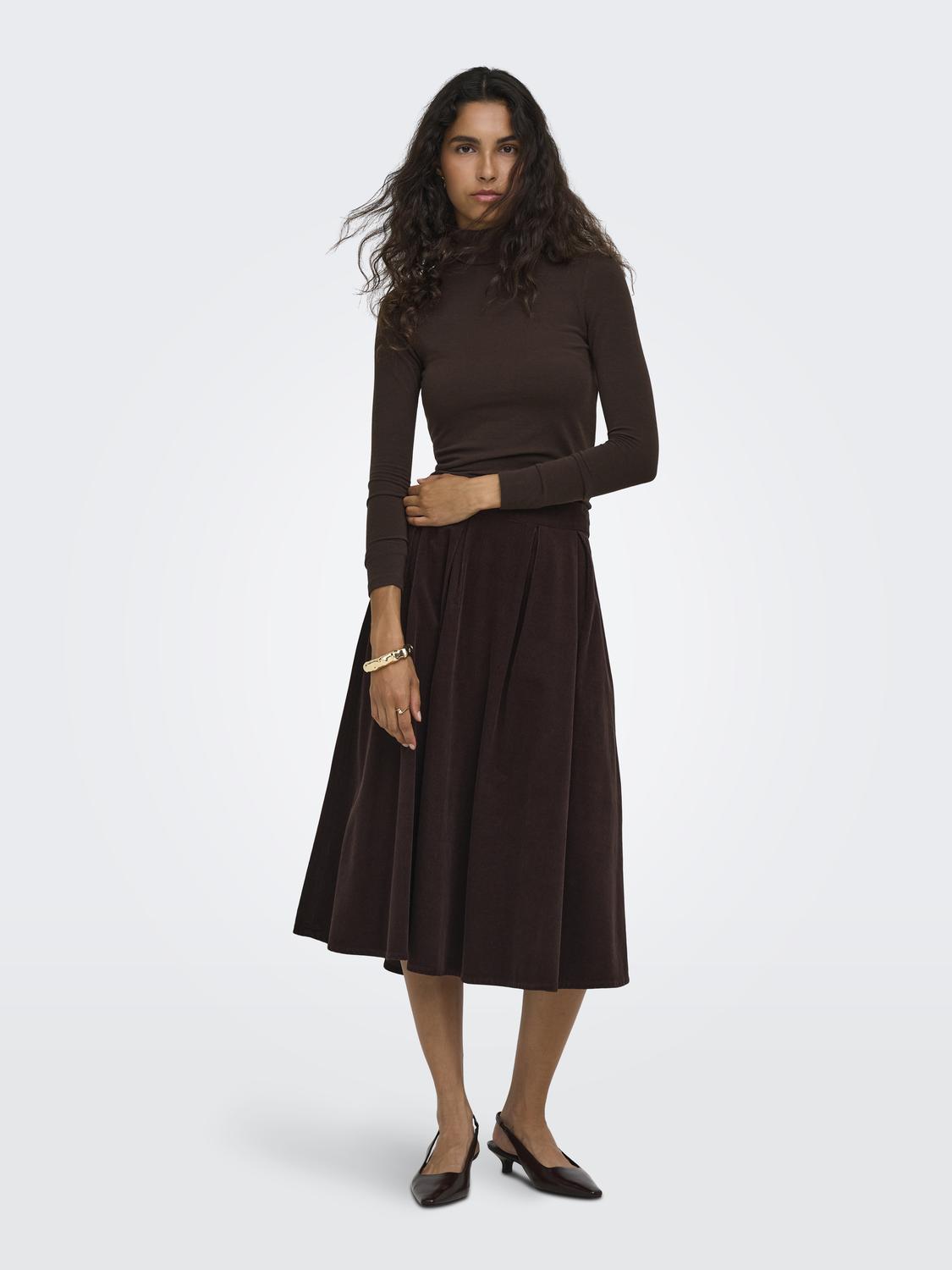 model_shot-front_full